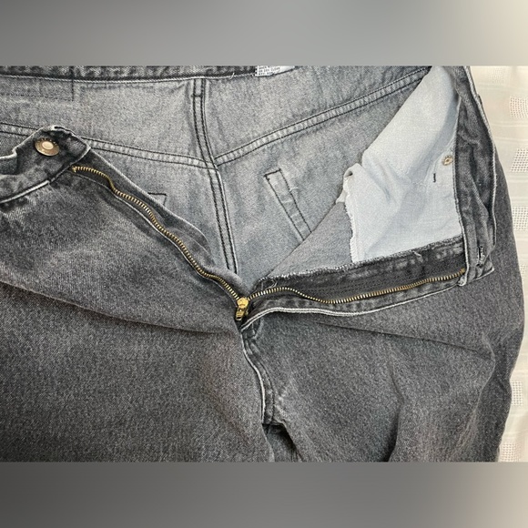 Bugle Boy Vintage Black Rose Embroidered Jeans | Size 16 - Picture 14 of 14